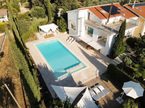ApuliaLux Prestigiosa Villa con Piscina vicino Castel del Monte